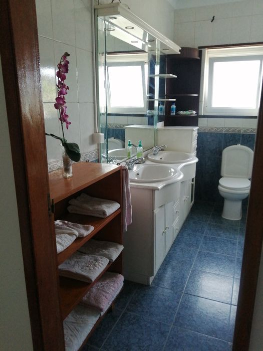 Andar de Moradia T3 c/ garagem na zona do Arrabal