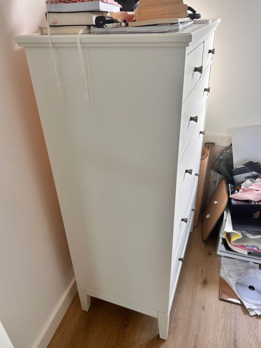 Cómoda branca ikea
