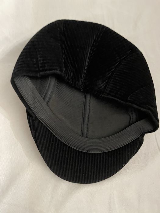 Boinas (preta de senhor + azul e vermelho de senhora)