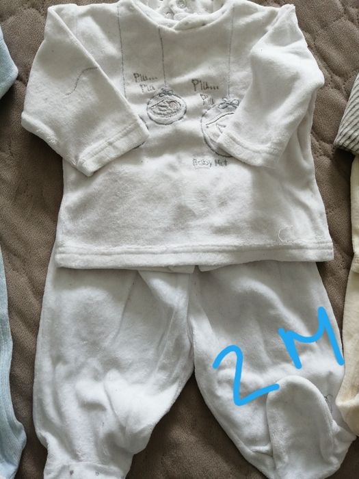 Roupa e Conjuntos Bebé- Ler descrição