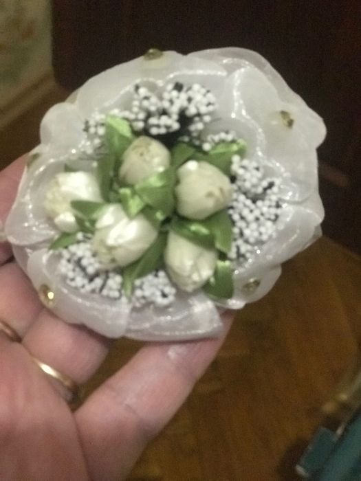 Бантик для волос с розочками новый