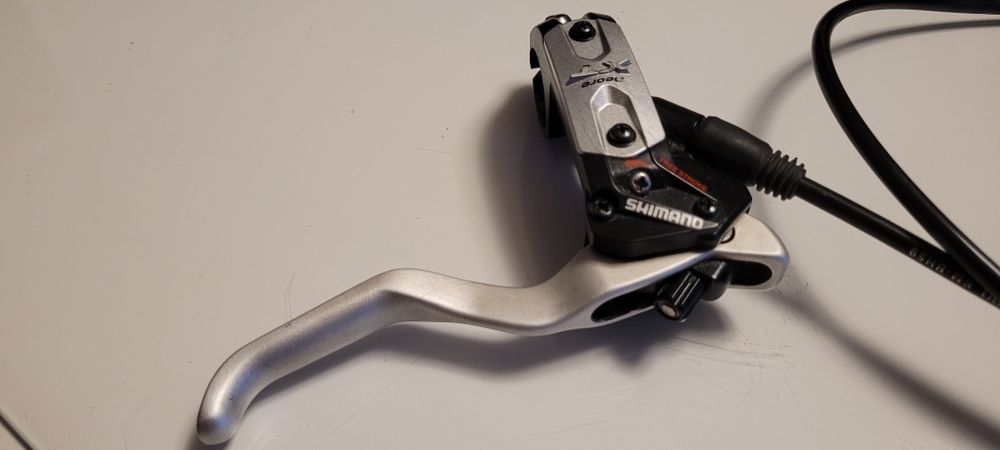 Hamule hydrauliczny SHIMANO Deore XT / Hone tył