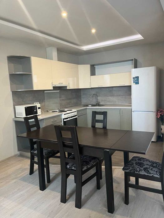 Продаж дохідної нерухомості діючий бізнес Освіти 14а 241м2 без комісії