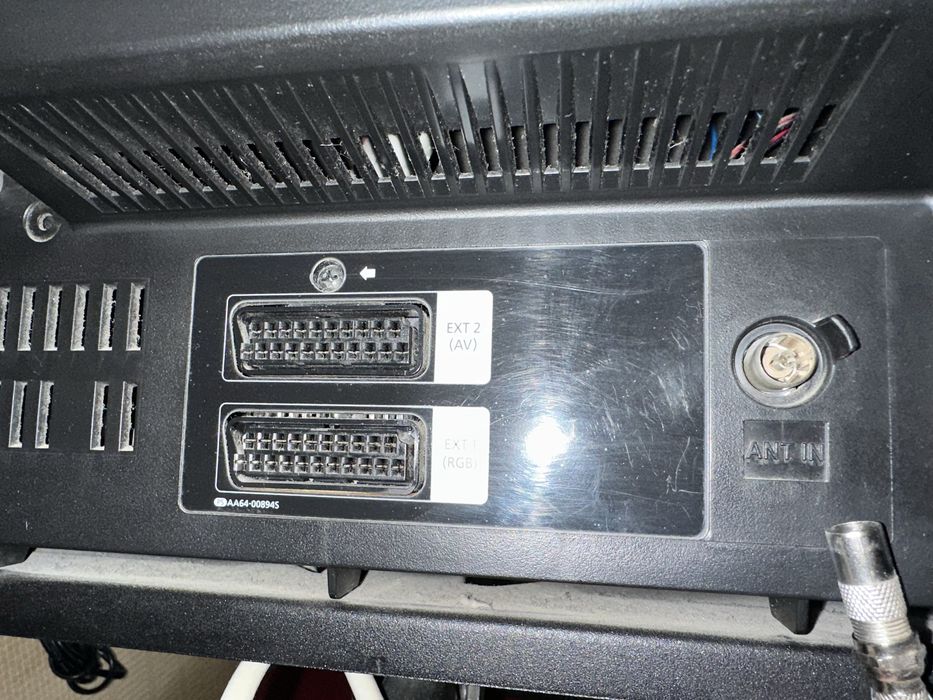 Телевізор SAMSUNG cs-21z45z3q