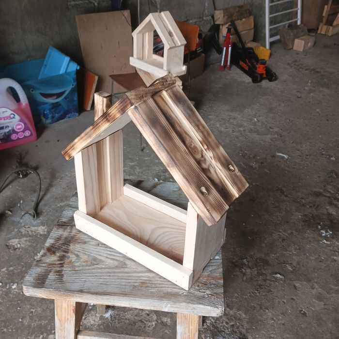 Solidny drewniany karmnik dla ptaków -GRATIS