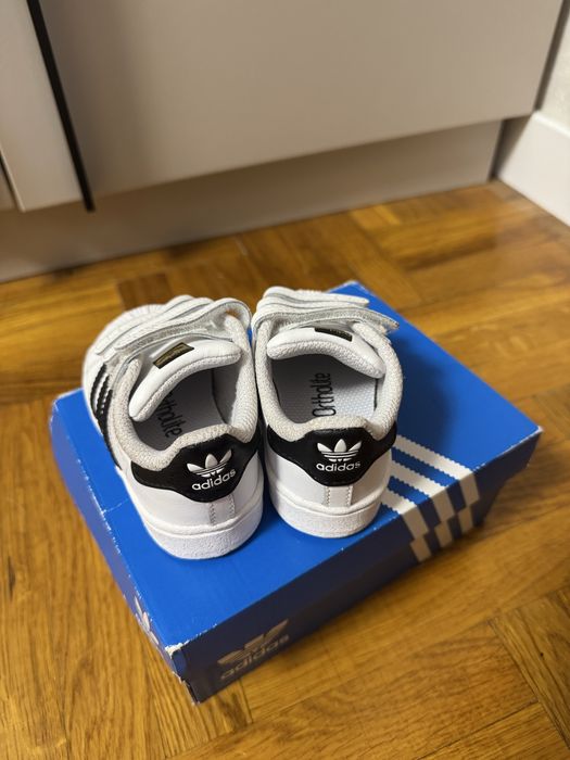 Кросівки кросовки Adidas Superstar 20р