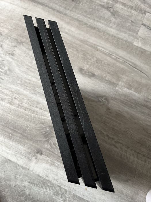PS4 PRO 1TB+ pad i ładowarka do padów