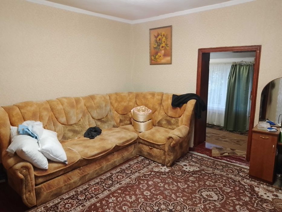 Продам півбудинку в центрі