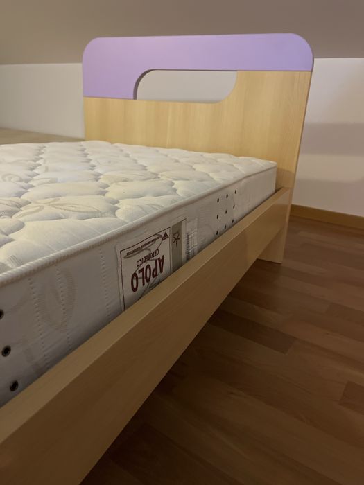 Cama, colchao e estrado