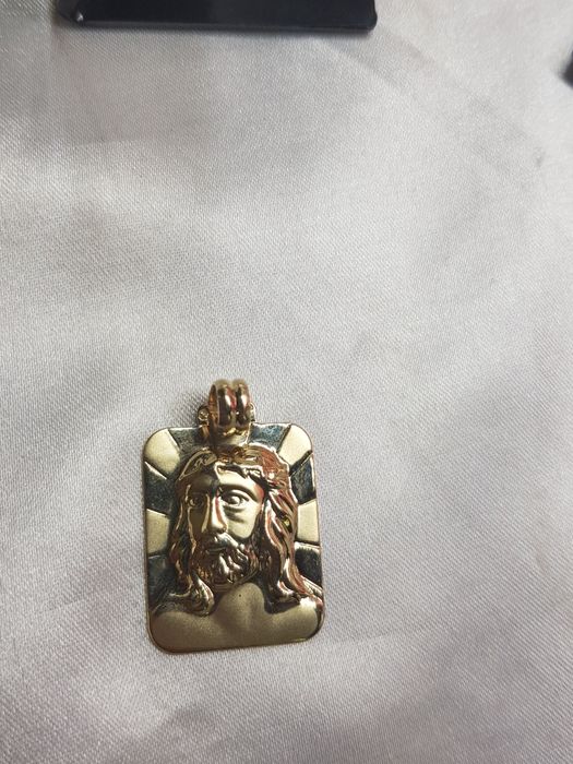 Złoty wisiorek głowa Jezusa złoto 585