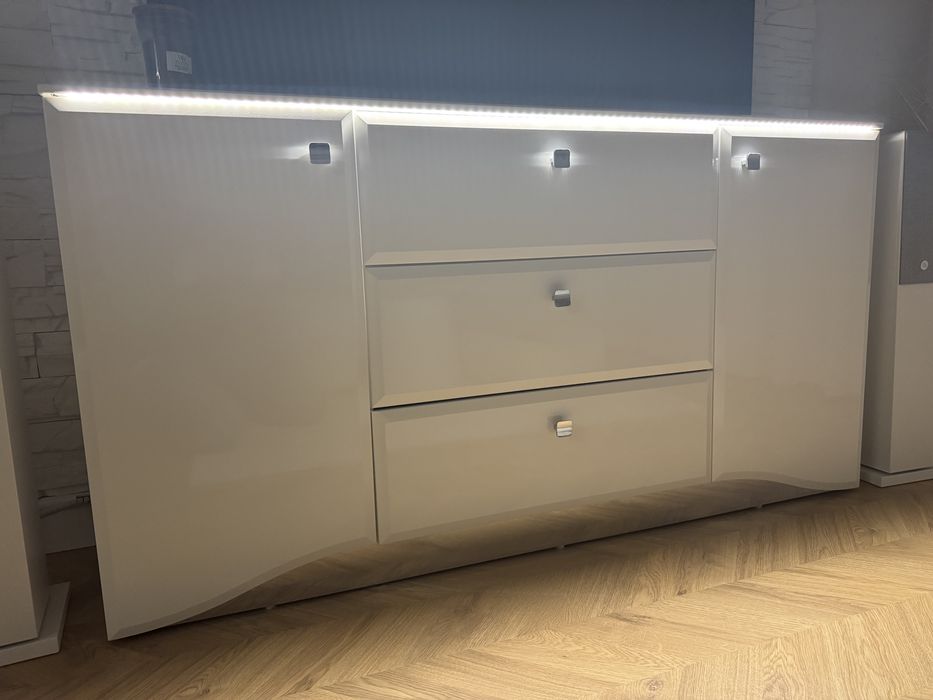 Komoda z oświetleniem LED GLAMOUR 160cm Biały połysk