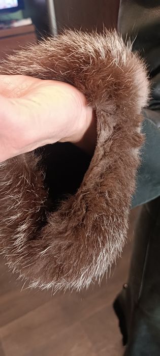 Продам дублёнку с меховым воротом