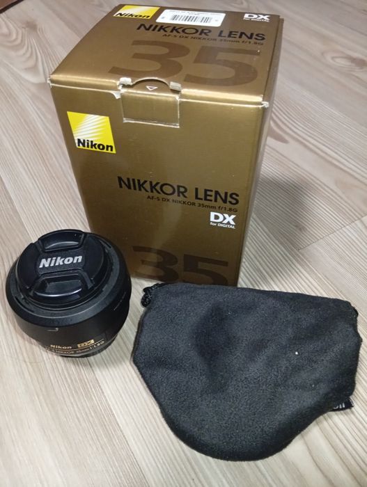 Об’єктив Nikon 35mm f/1.8 DX