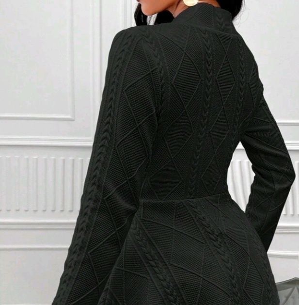 Lindíssimo elegante casaco, aperta com um botão sem  bolsos novo