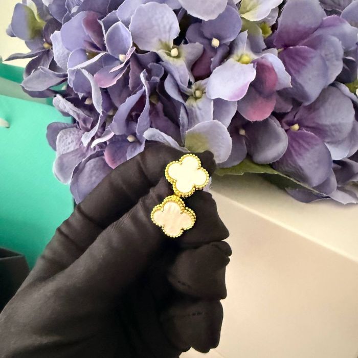 Нові сережки ван кліф Van Cleef перламутр в лимонній позолоті
