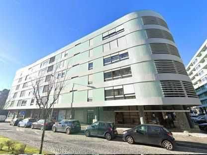 Lugar de Garagem à venda perto do Hospital São João, Porto