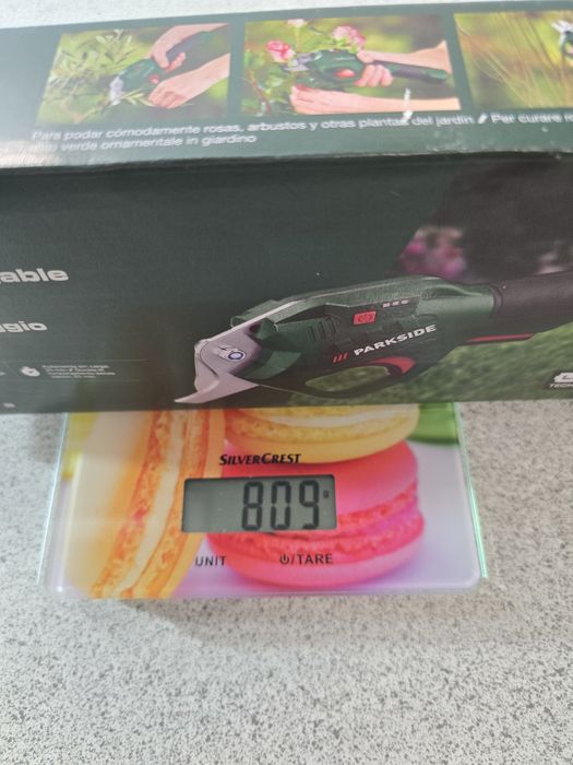 Tesoura de jardim recarregável parkside