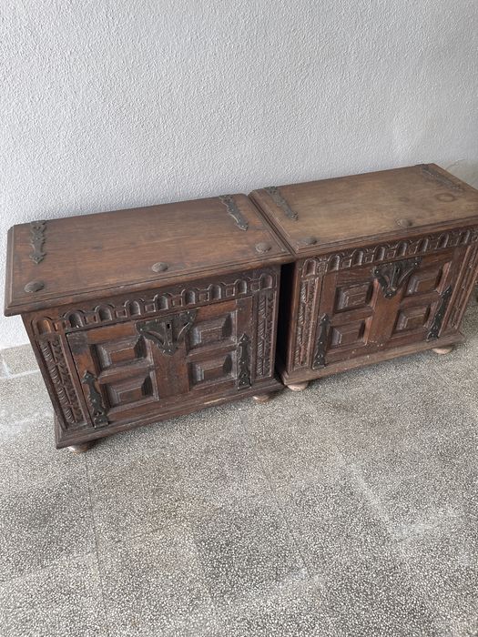 Móvel/ Garrafeira de madeira