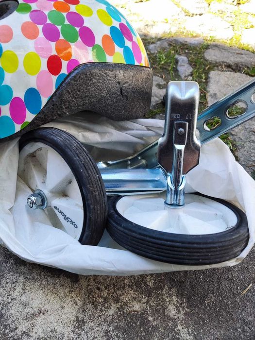 Bicicleta criança como nova (Ofereço capacete)