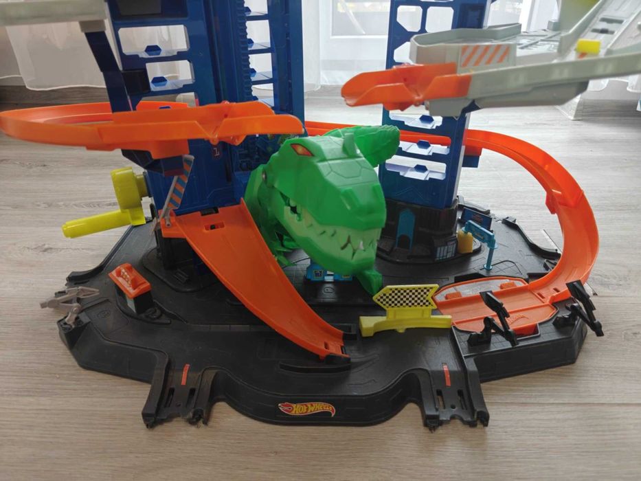 Zjeżdżalnia hot wheels