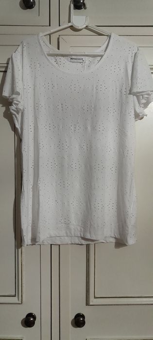 T.shirt branca bordado ingles