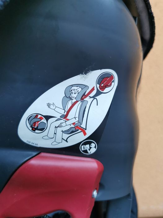 Fotelik samochodowy RENAULT 15-36kg Isofix stan bardzo dobry.