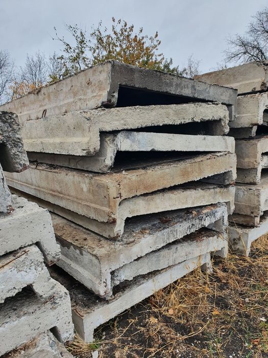 Плита пкж 6×1.5 в нормальному стані петлі є закладні є.
