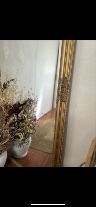 Espelho dourado novo de grande dimensão