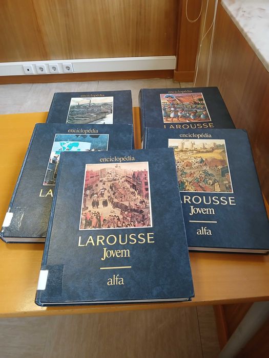 Enciclopédia LAROUSSE, Jovem – Alfa.
