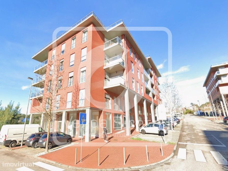 Apartamento T3 com 156 m², Terraço Amplo e Garagem | Santo António ...