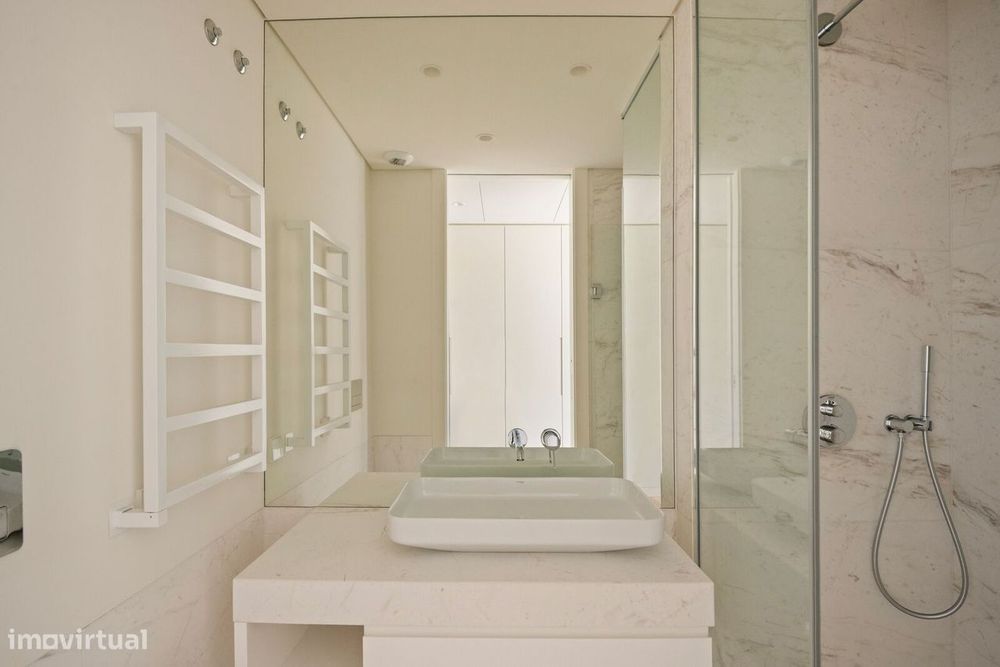 Apartamento T4 + 1 com piscina, Nova Campolide, Lisboa