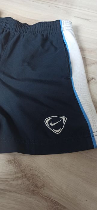 Spodenki szorty Nike 128-140
