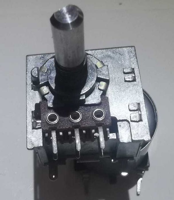 Potencjometr 100KAx2 ALPS z silnikiem