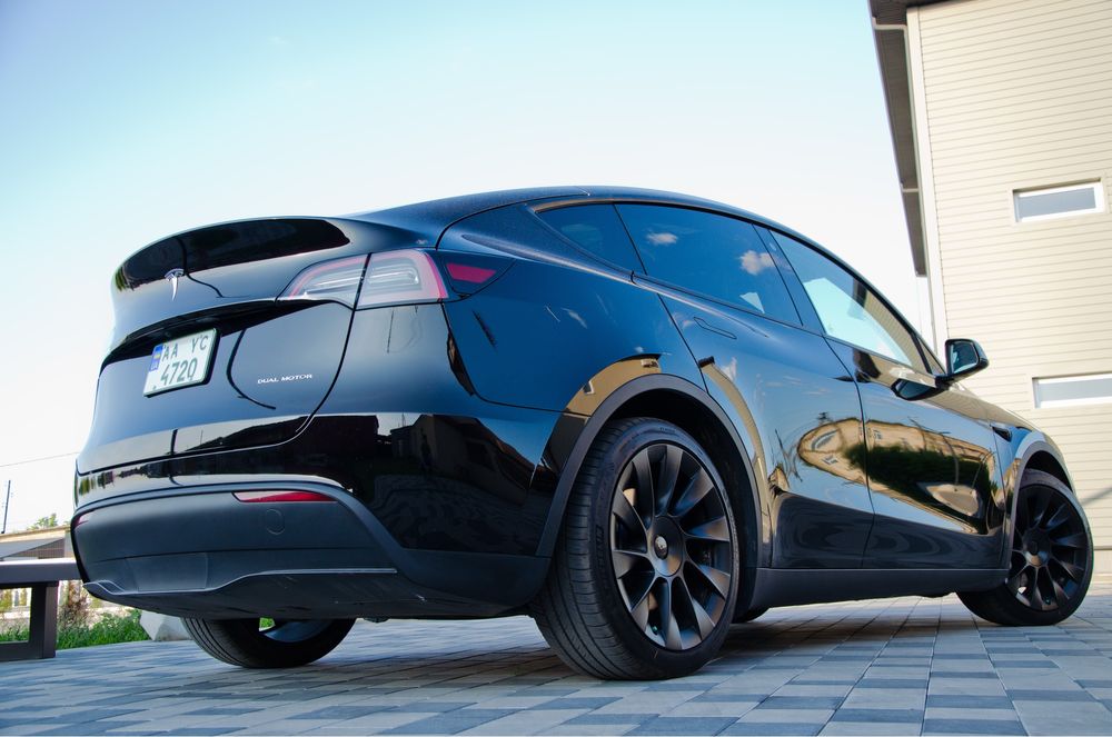 Продам Tesla Model Y