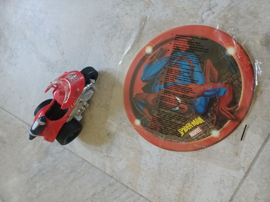 Motor Spider-Mana i wprasowanka na koszulkę