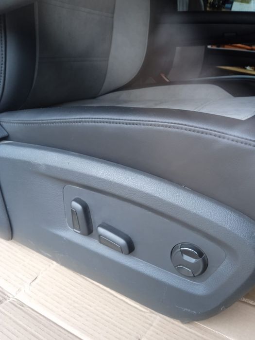 Сидіння VW T6.1 VW T6 MULTIVAN передні з електричним регулюванням