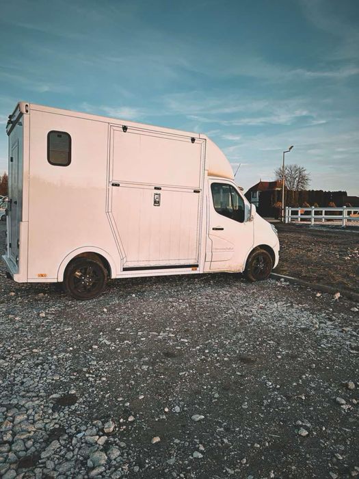 Sprzedam koniowóz na 2 konie