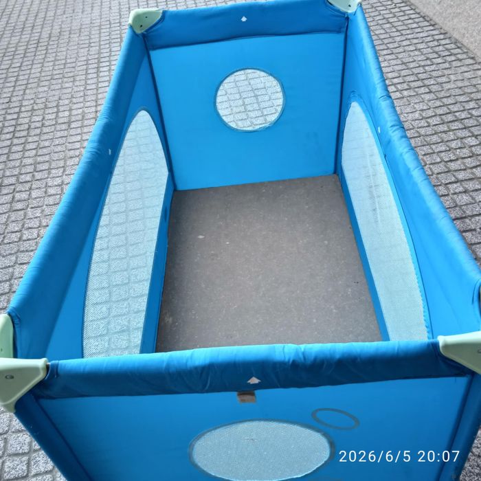 Berco de viagem marca chicco