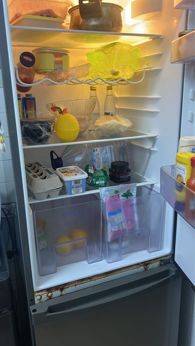 Vendo Frigorifico 25€só funciona em cima