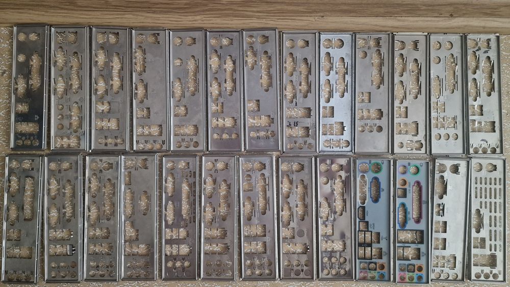 Рамка заглушка в корпус