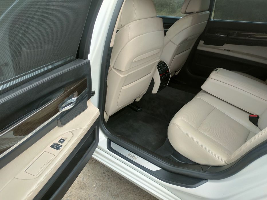 Продам BMW 740 , 3.0 бензин, 2011р.