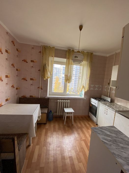 Продам 1комнатную квартиру вул . Йорданській