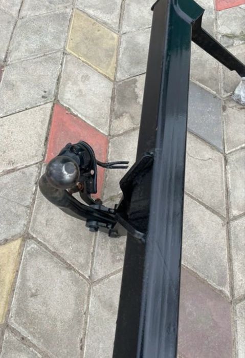 Фаркоп Toyota avevsis t25