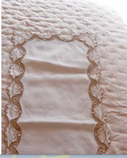 Bordado de Madeira Artesanal – Peça Única e Elegante