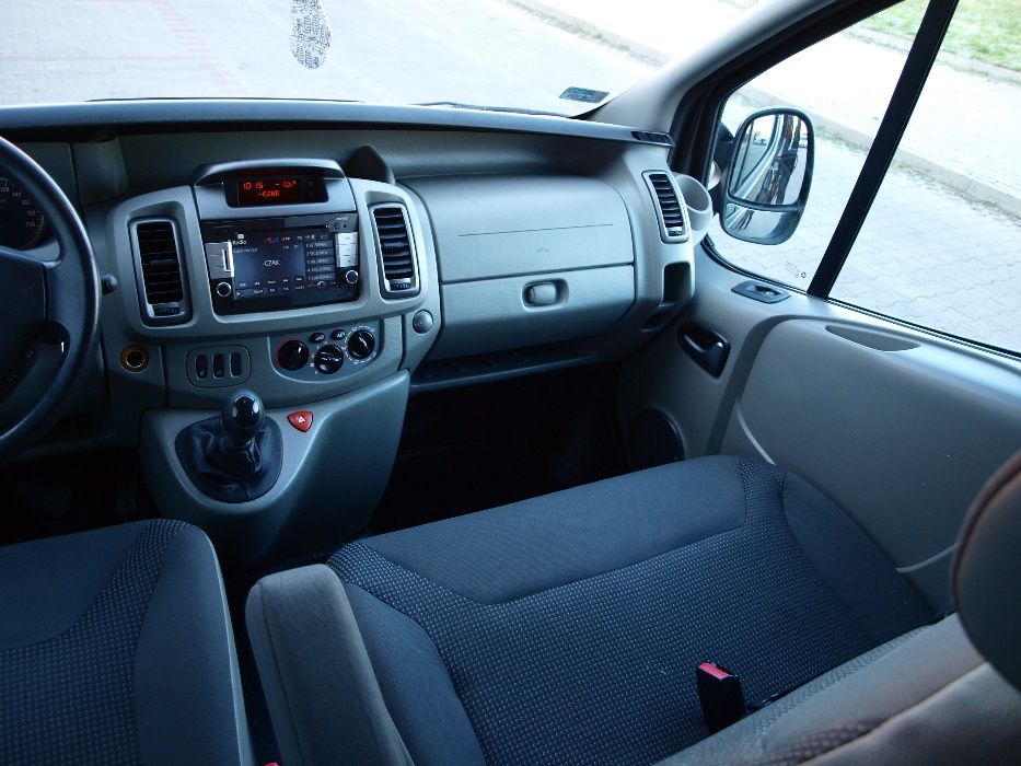 Wynajem Bus 9 Osobowy LONG 2.0DCI 114KM Klimatyzacja