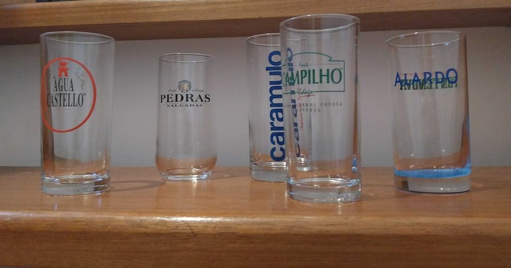 Copos de vidro marcas de águas