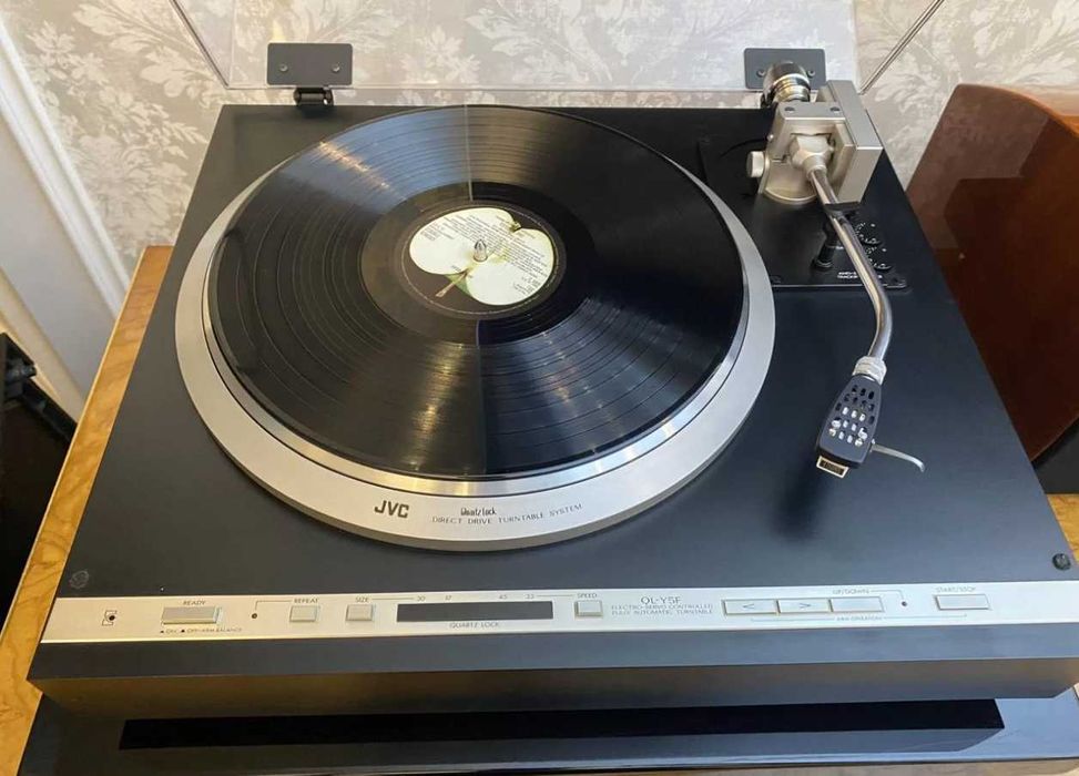 Виниловый проигрыватель JVC QL-Y5F