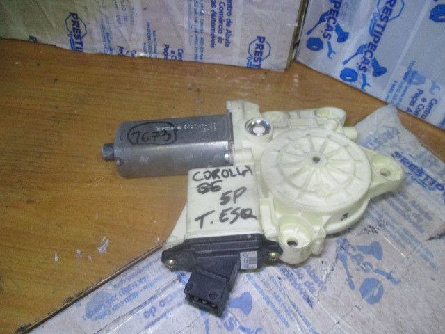 Motor vidro trás esquerdo TOYOTA Corolla Sedan (_E15_)