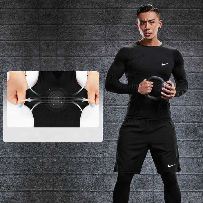 Комплект Nike 5 в 1 : Худі, Шорти, Рашгард, Футболка та Легінси.