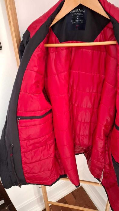 Casaco Quebramar L | Parka preta com interior vermelho